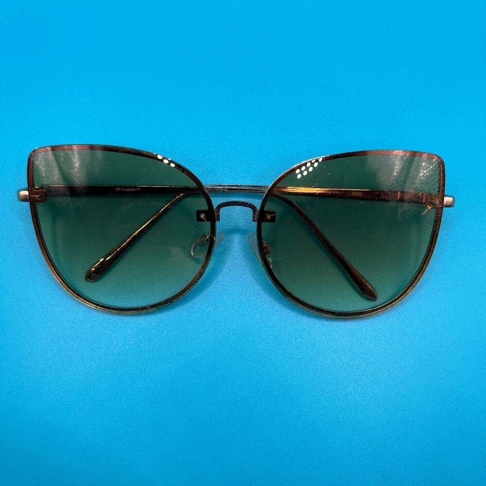 NY Gold Toned Metal Framed Cat Eye Sunglasses 8630